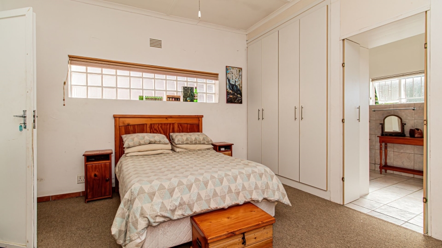 5 Bedroom Property for Sale in The Island Western Cape